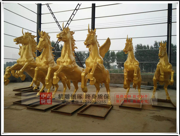 廣場(chǎng)銅馬雕塑.jpg 廣場(chǎng)銅馬雕塑.jpg