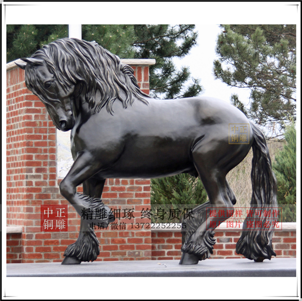 小馬駒雕塑.jpg 小馬駒雕塑.jpg