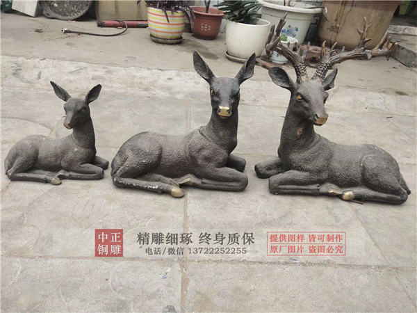 銅鹿雕塑.jpg 銅鹿雕塑.jpg