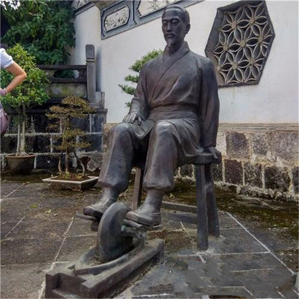 廣場中醫文化雕塑.jpg 廣場中醫文化雕塑.jpg