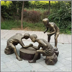 鑄銅關(guān)公 三個小男孩公園掰手腕銅雕塑