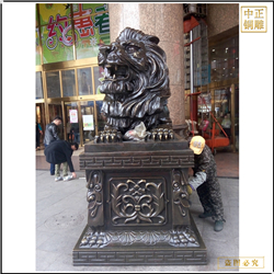 鑄銅關(guān)公 公司銀行門口鑄銅匯豐獅擺件