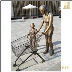 鑄銅關(guān)公 逛商場人物銅雕塑