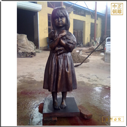 鑄銅關(guān)公 小型抱兔子銅雕塑