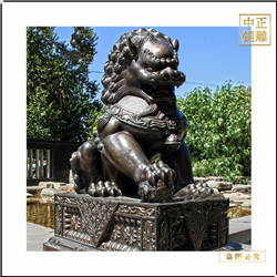 鑄銅關公 胸前帶鈴鐺故宮銅獅子圖片